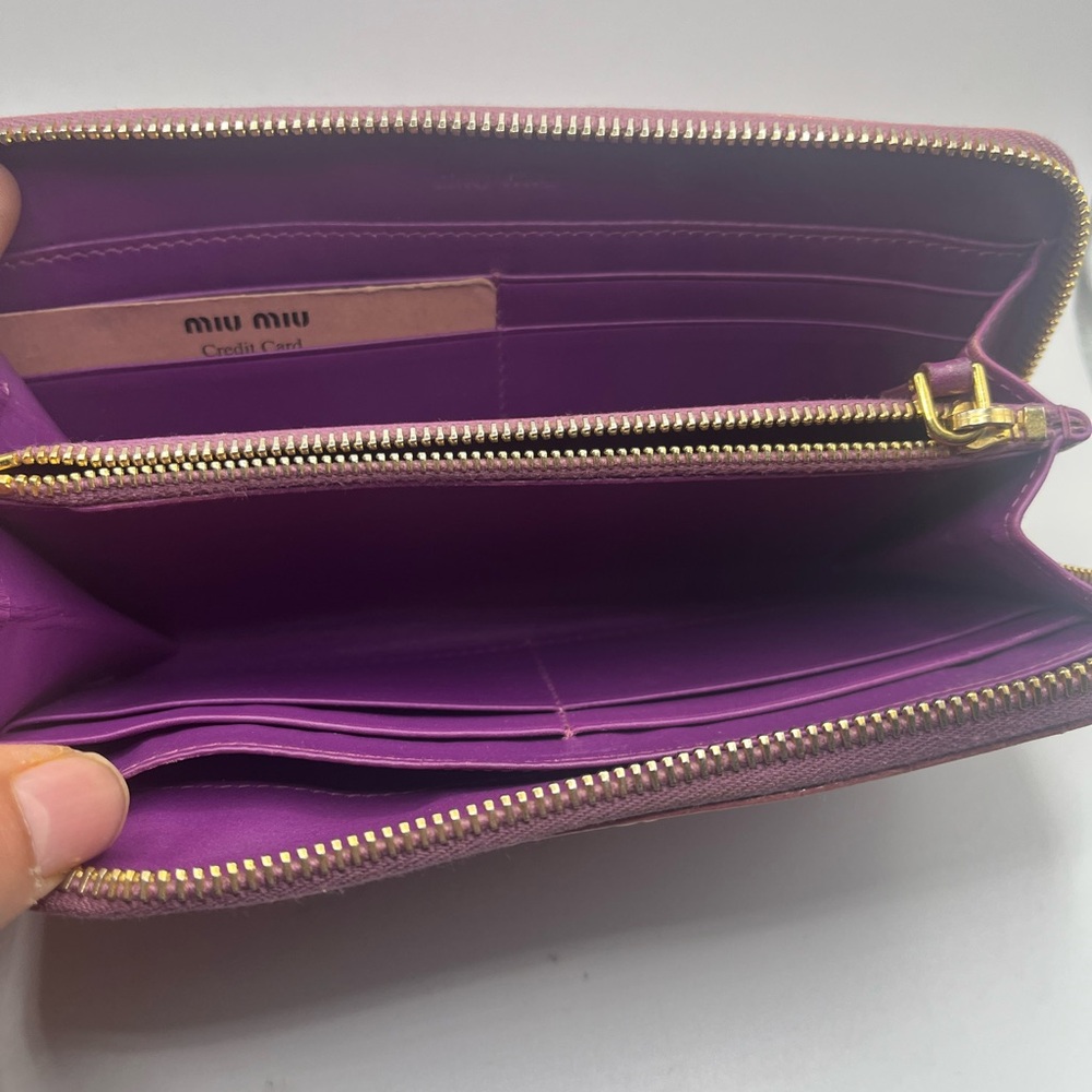 Miu Miu pink leather zippie wallet. Stunning - Picture 5 of 9